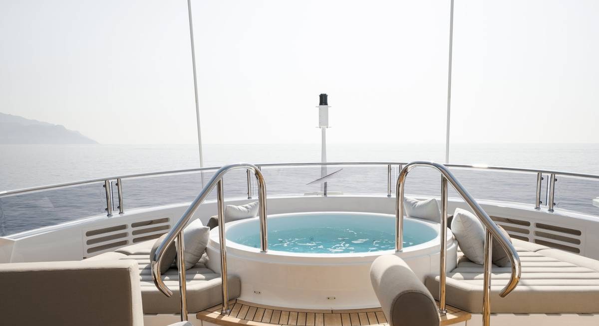 NOAH yacht charter 2