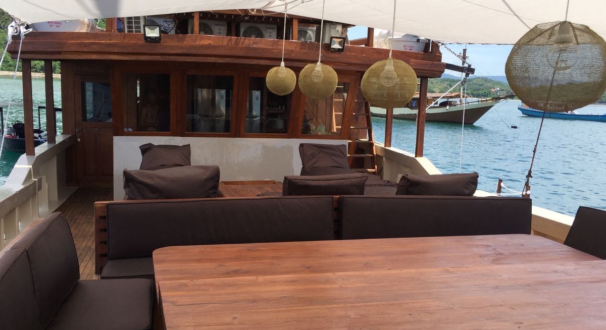 NYAMAN BOAT yacht charter 4
