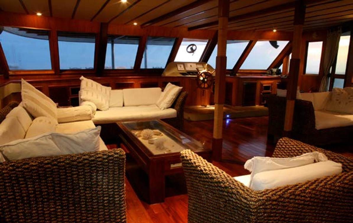 OCEAN DIVINE yacht charter 4