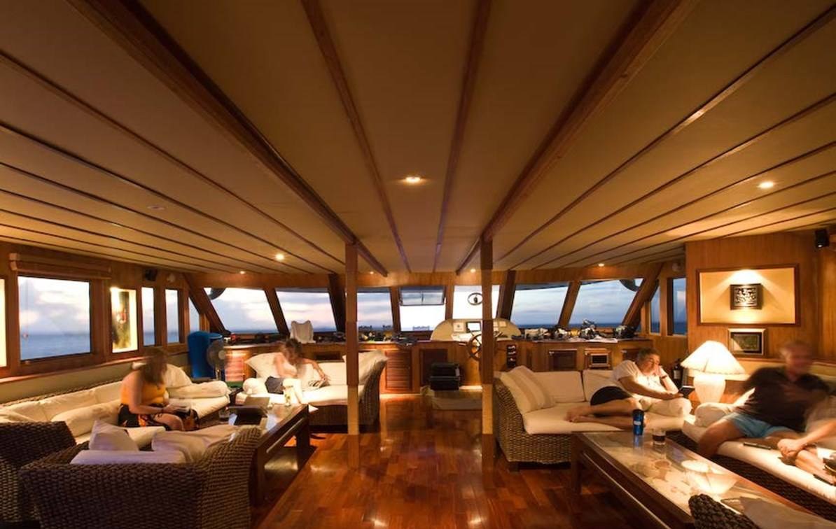 OCEAN DIVINE yacht charter 3