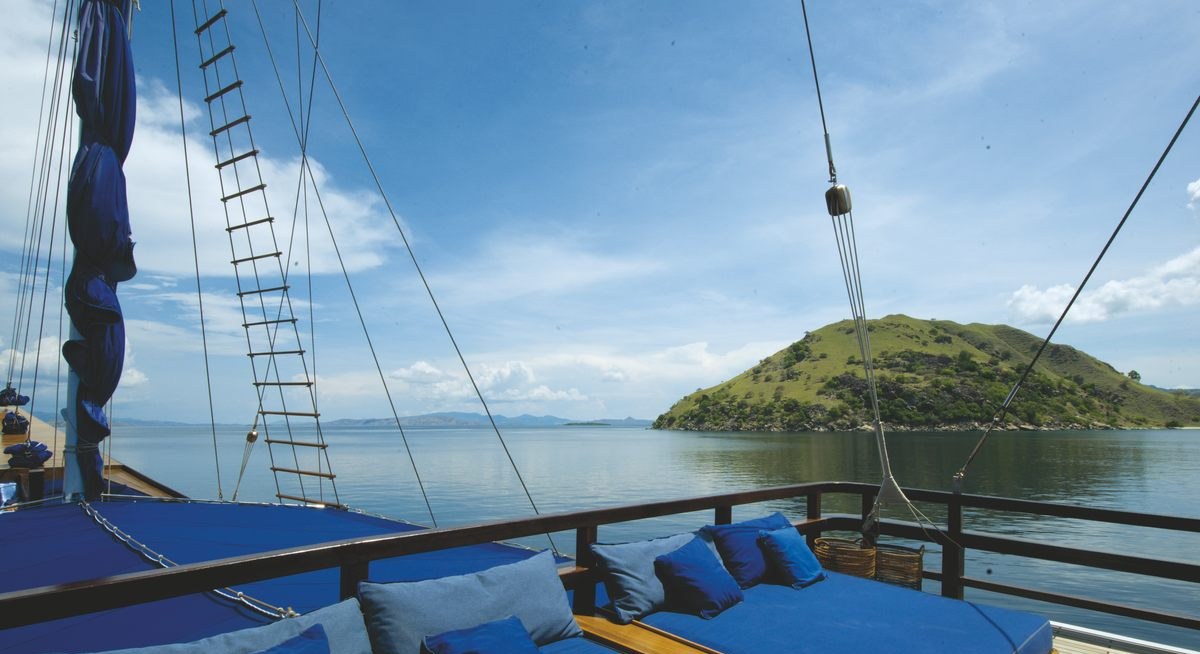 OCEAN PURE 1 yacht charter 3