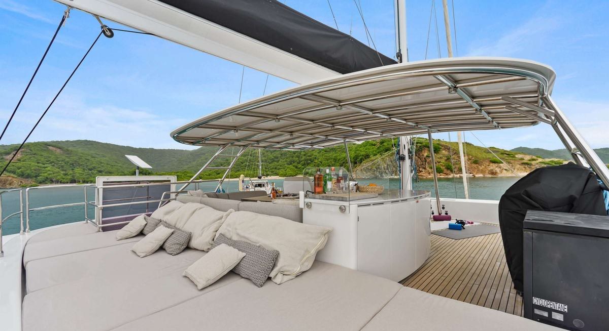 OCEAN VIBES yacht charter 3