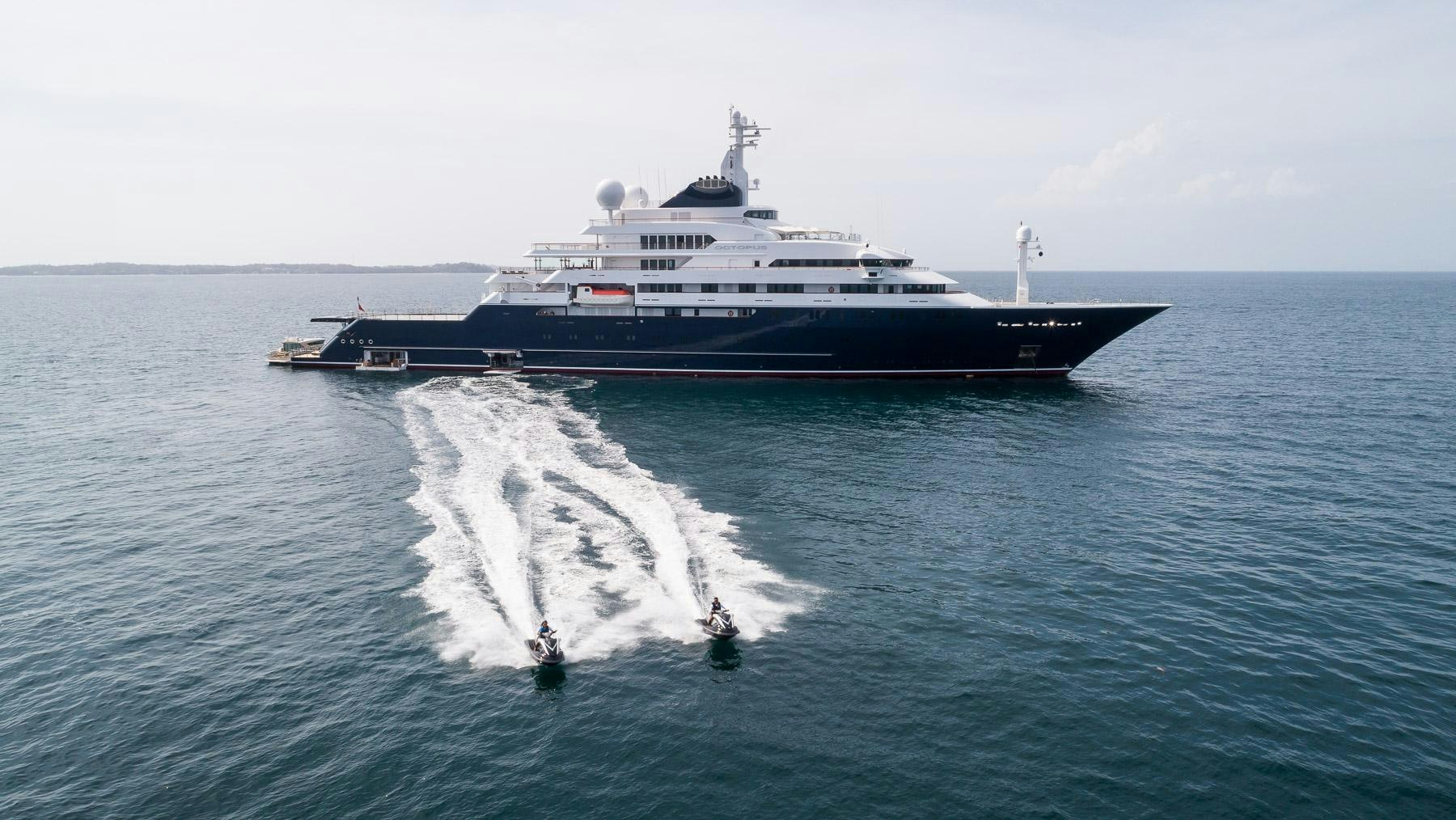 OCTOPUS yacht charter 1