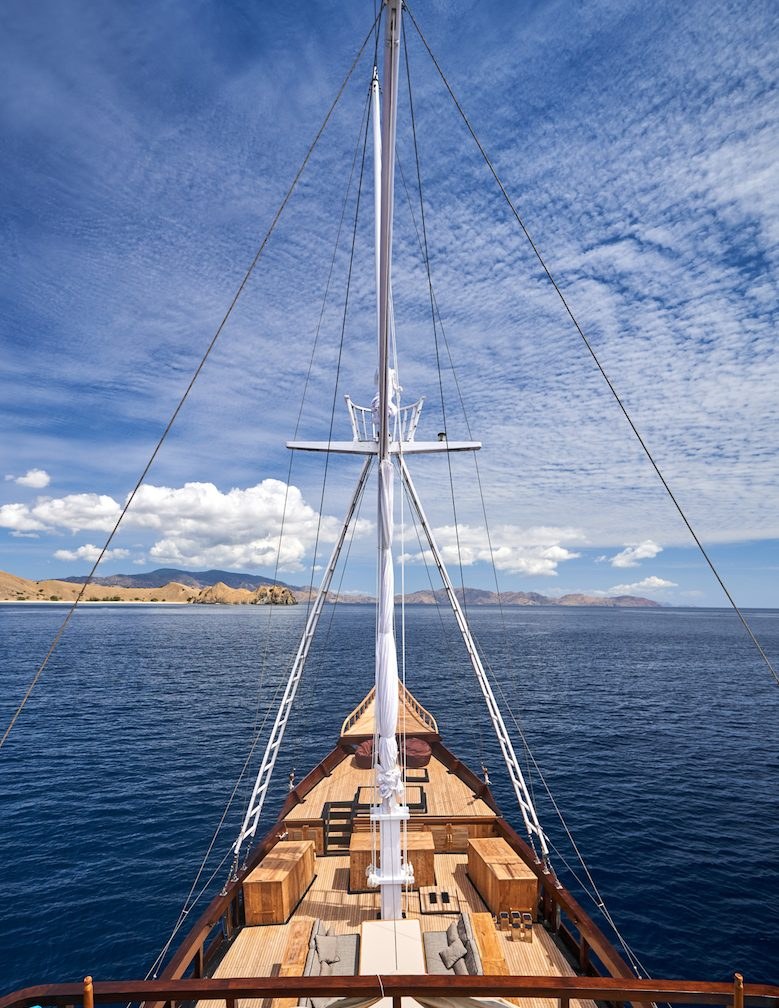 ORACLE yacht charter 2