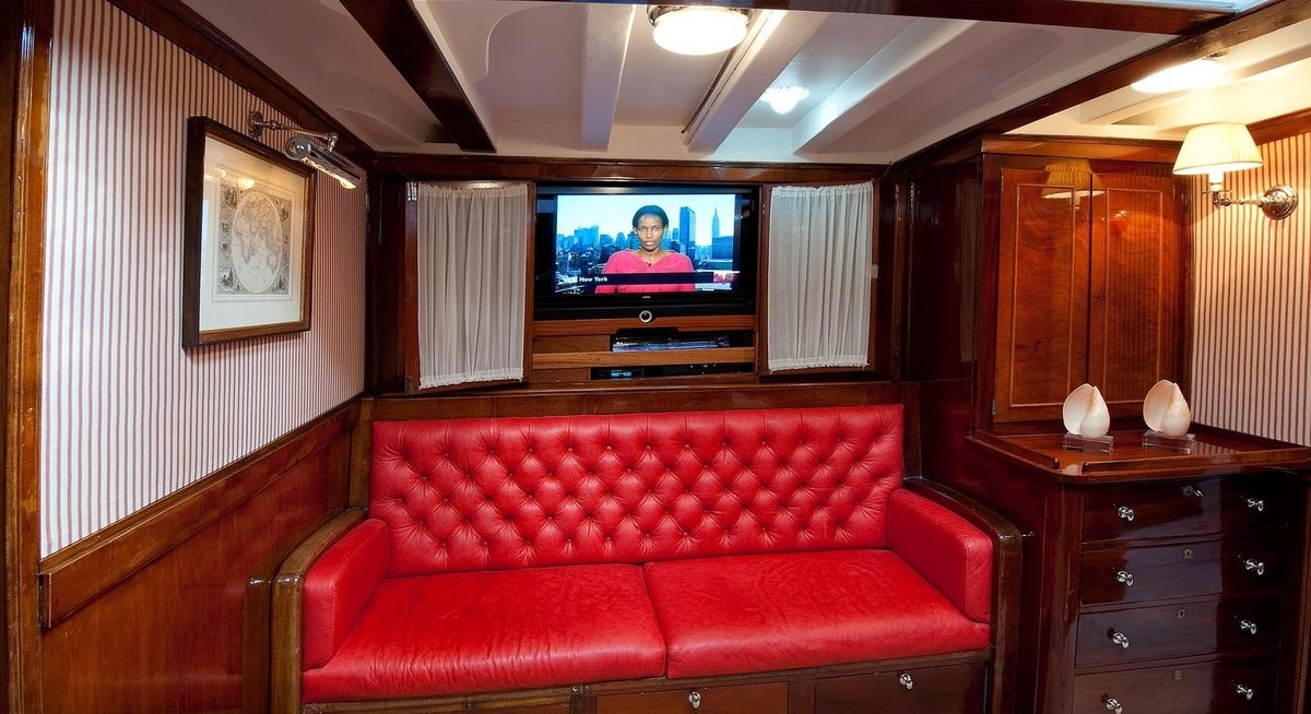 ORIANDA yacht charter 2