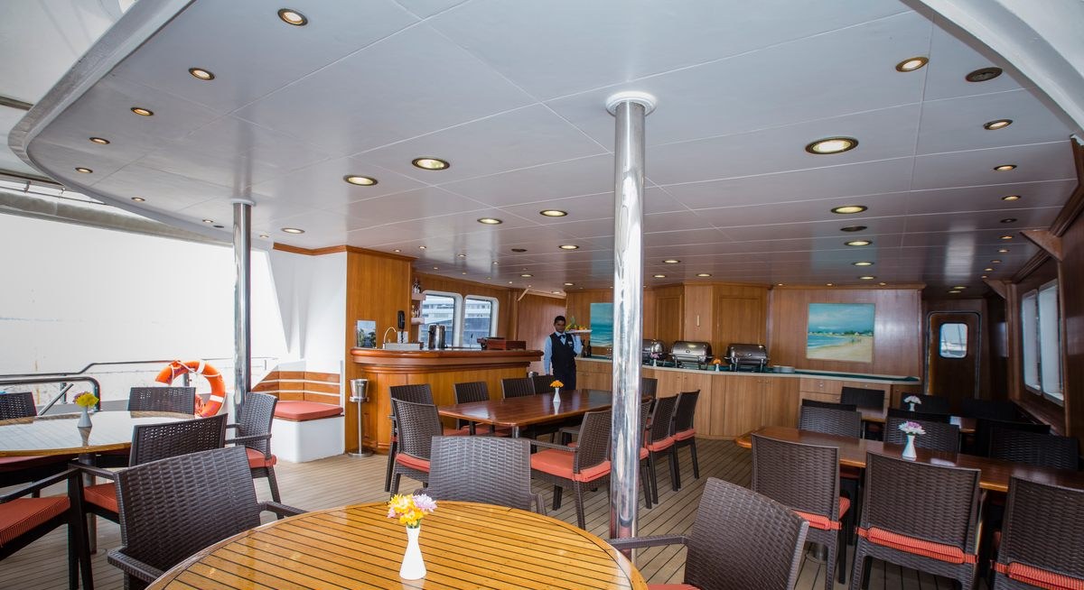 PAN ORAMA II yacht charter 3