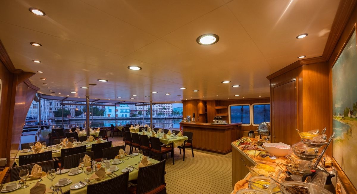 PAN ORAMA II yacht charter 5