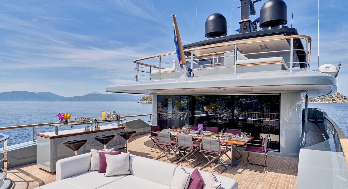 PARA BELLUM yacht charter 3