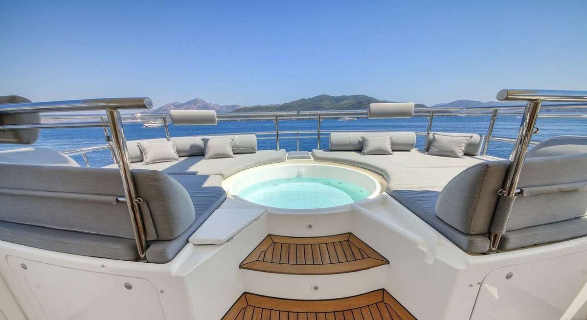 PARADISE yacht charter 2