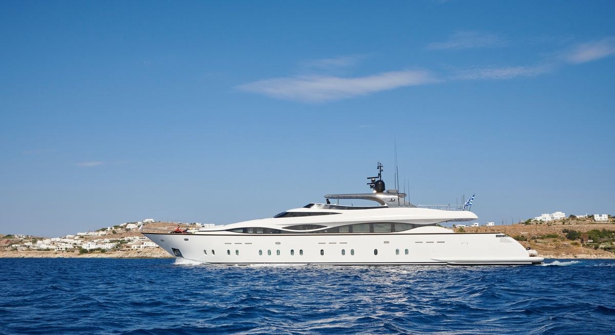 PAREAKI II yacht charter 1
