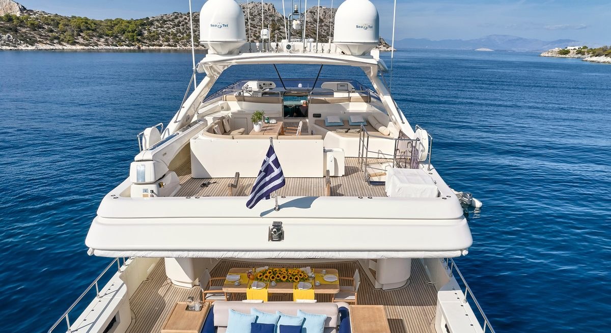 PAREAKKI yacht charter 3