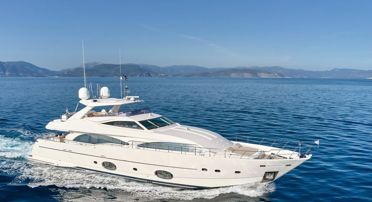PAREAKKI yacht charter 1