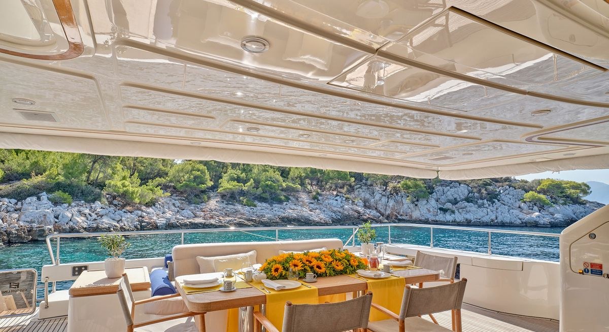 PAREAKKI yacht charter 4