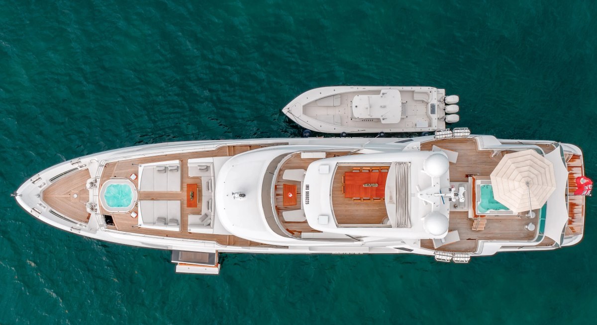 PATIENCE yacht charter 5
