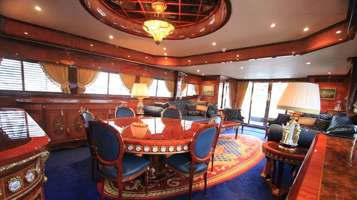 PATRIOT yacht charter 2