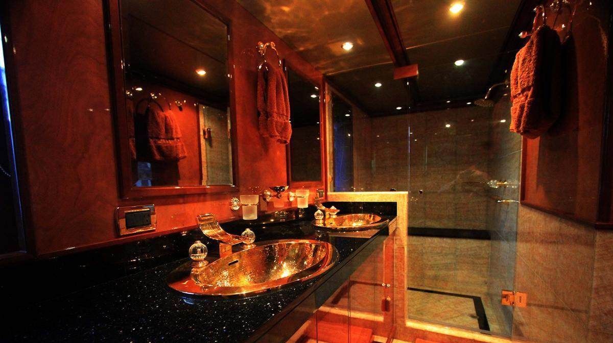 PATRIOT yacht charter 5