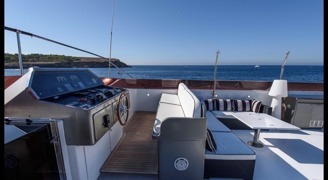 PAULA III yacht charter 3