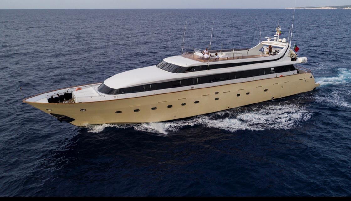 PAULA III yacht charter 2