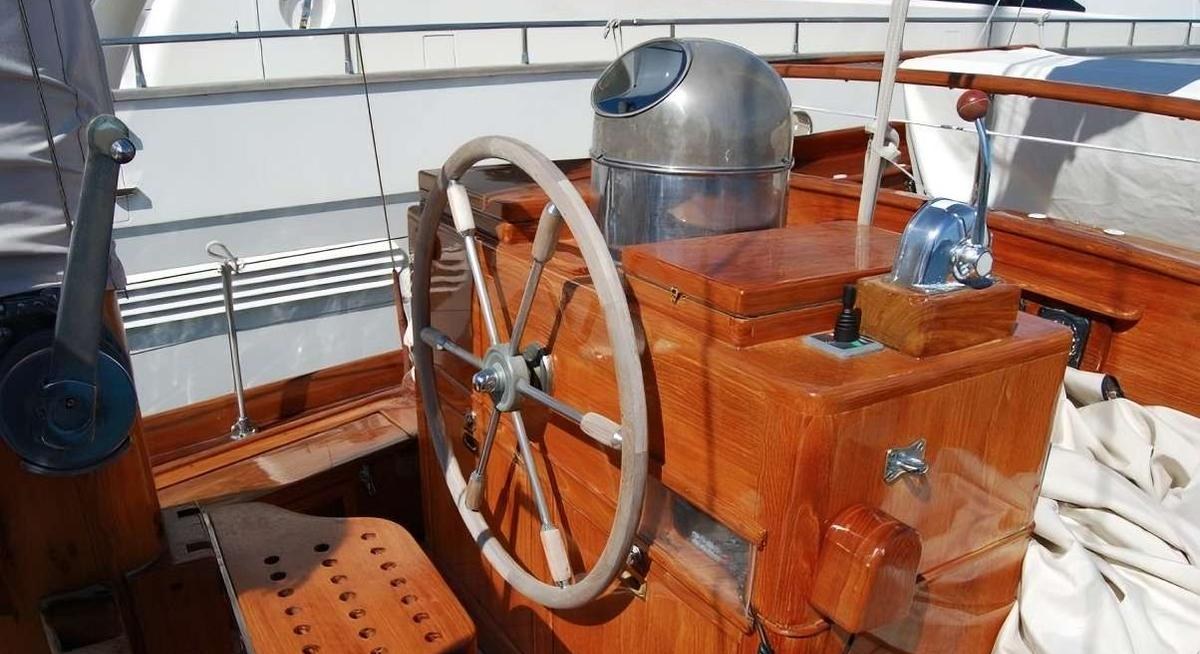 PAULENA yacht charter 3