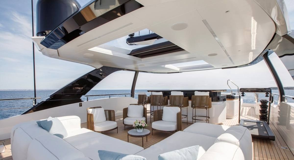 PERLA BIANCA yacht charter 3