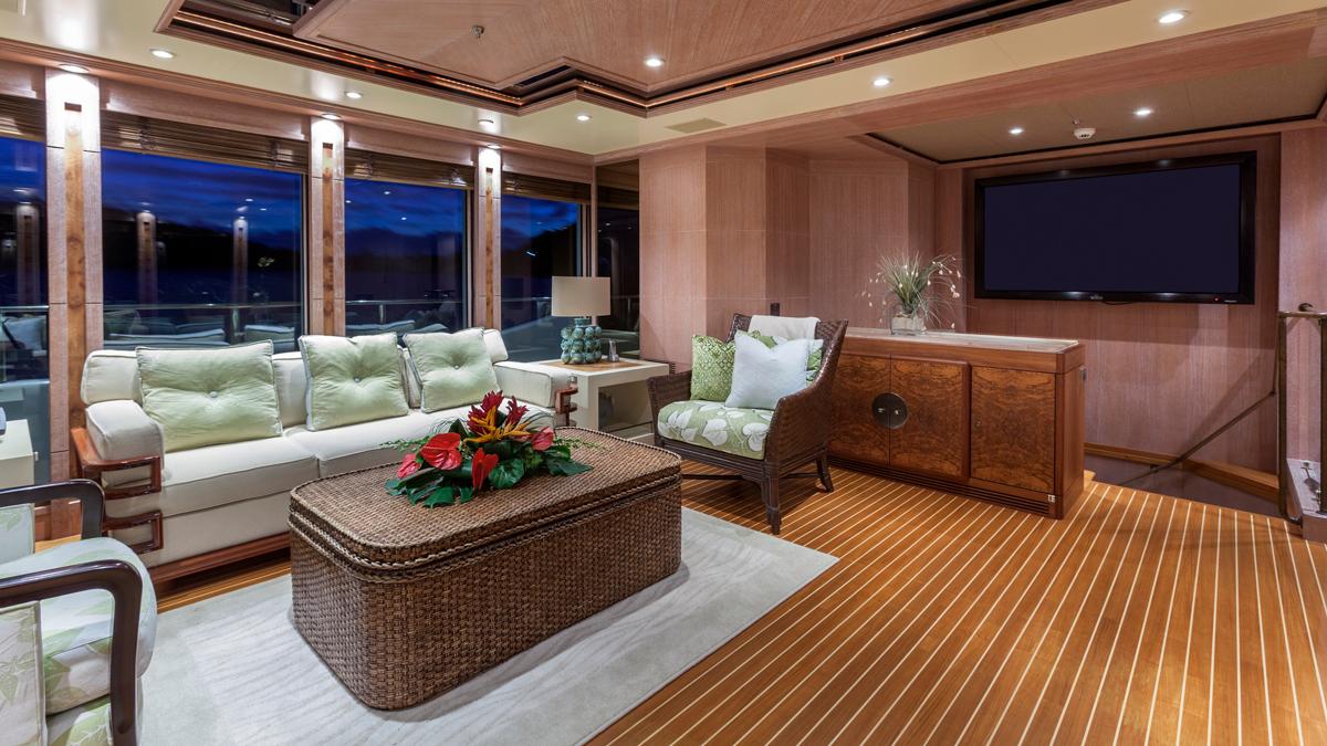 PERLE BLEUE yacht charter 5