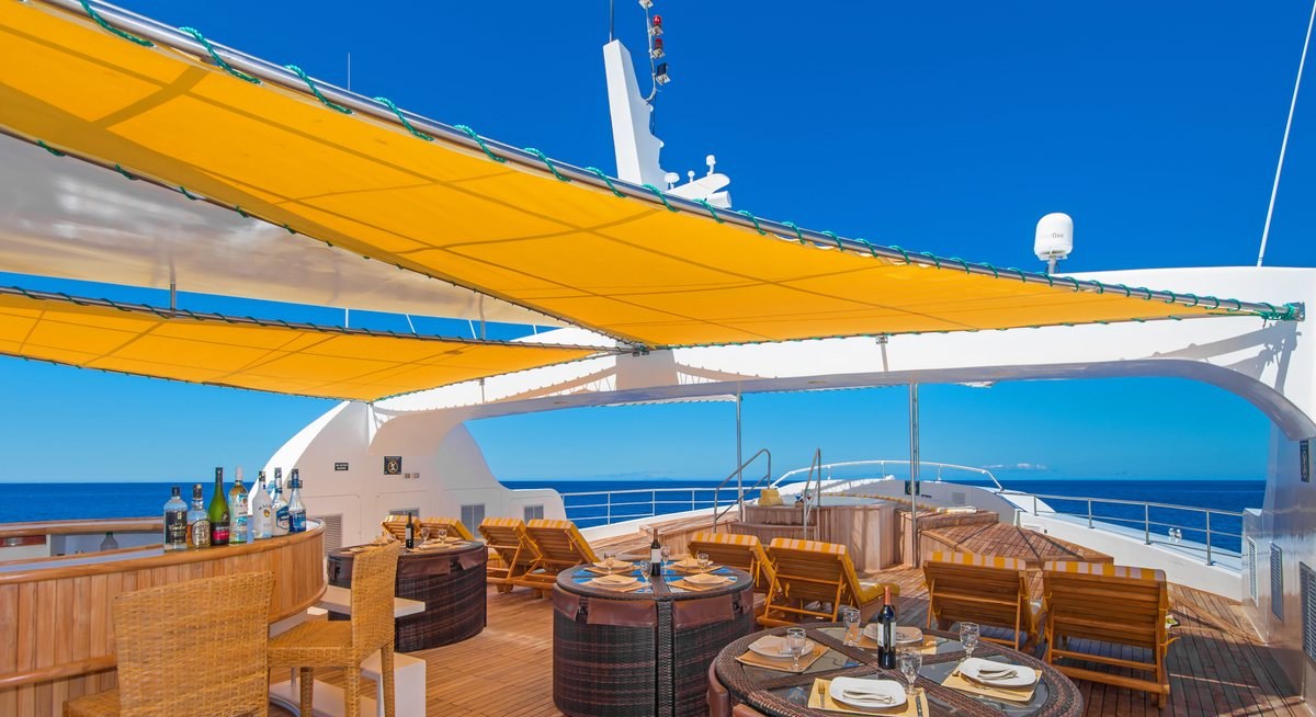 PETREL yacht charter 3