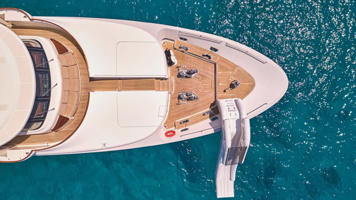 PHOTON yacht charter 5