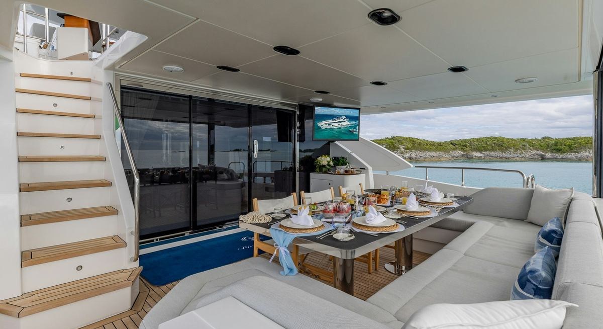 PIER PRESSURE yacht charter 4
