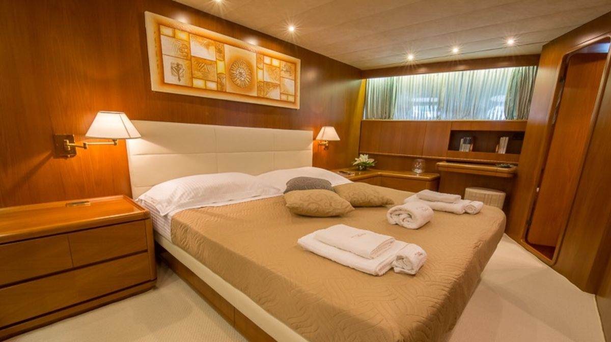 PIERPAOLO IV yacht charter 4
