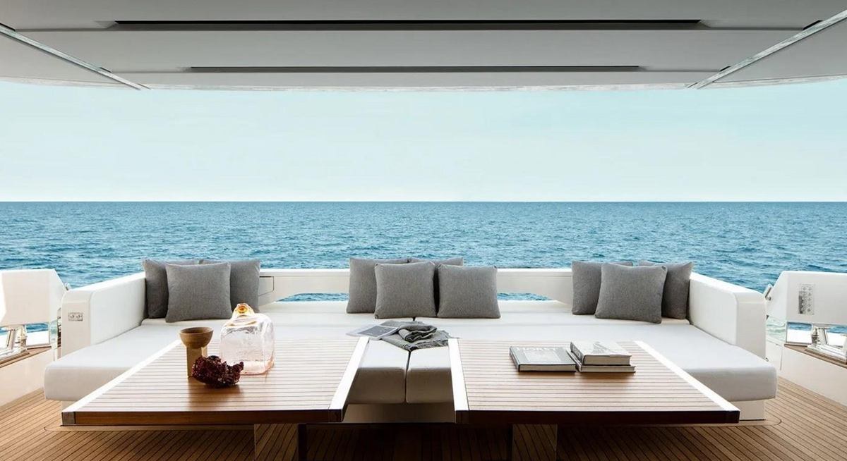 PIOLA yacht charter 4