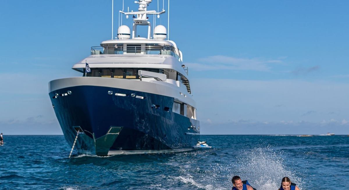 PISCES yacht charter 5
