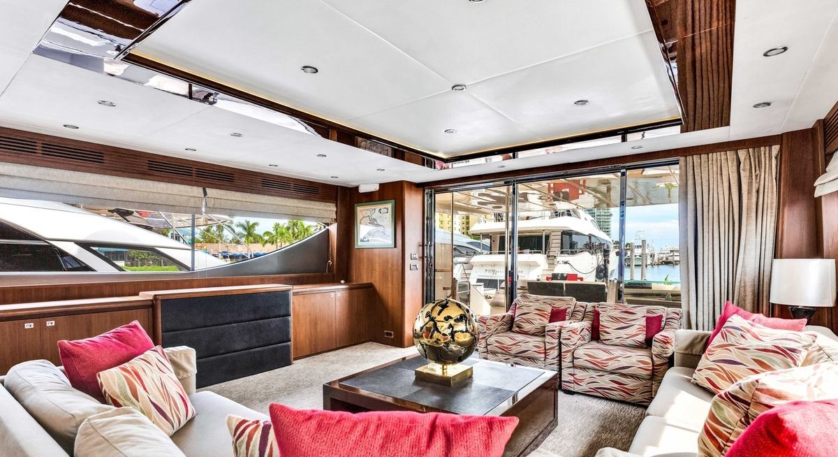 PRAYING FOR OVERTIME yacht charter 5