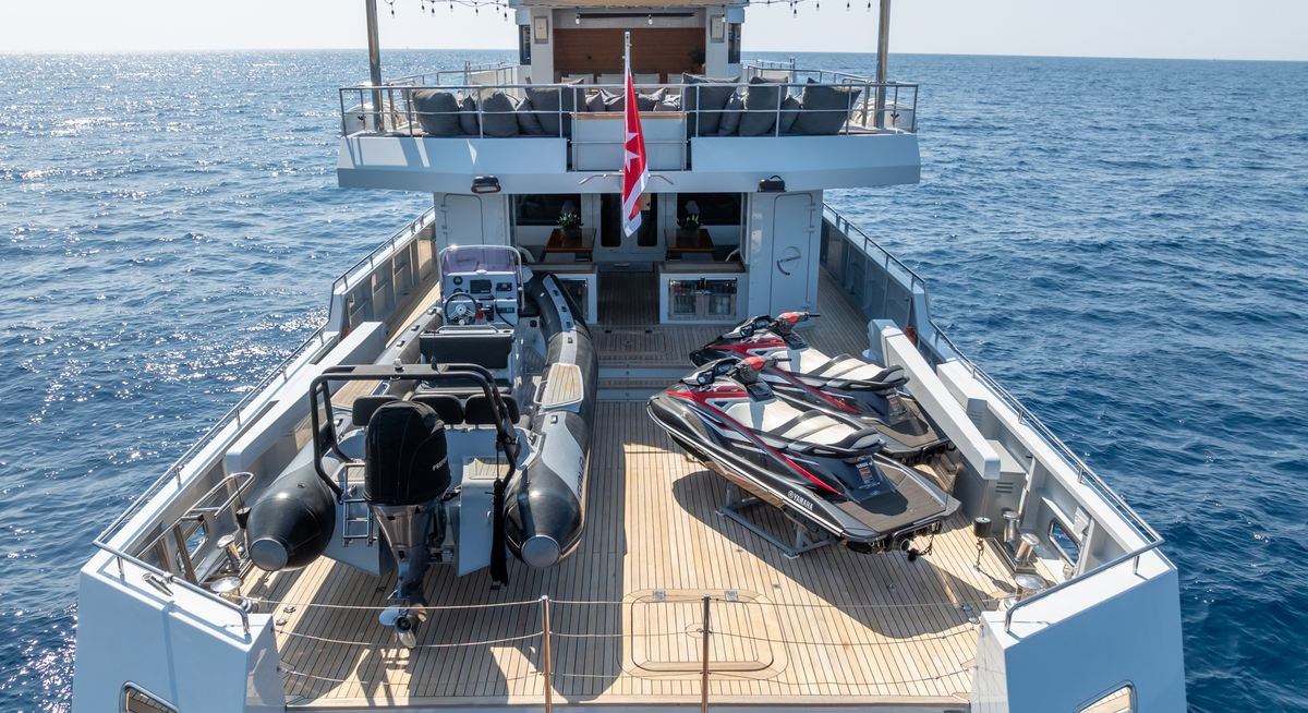 PREFERENCE 19 yacht charter 5