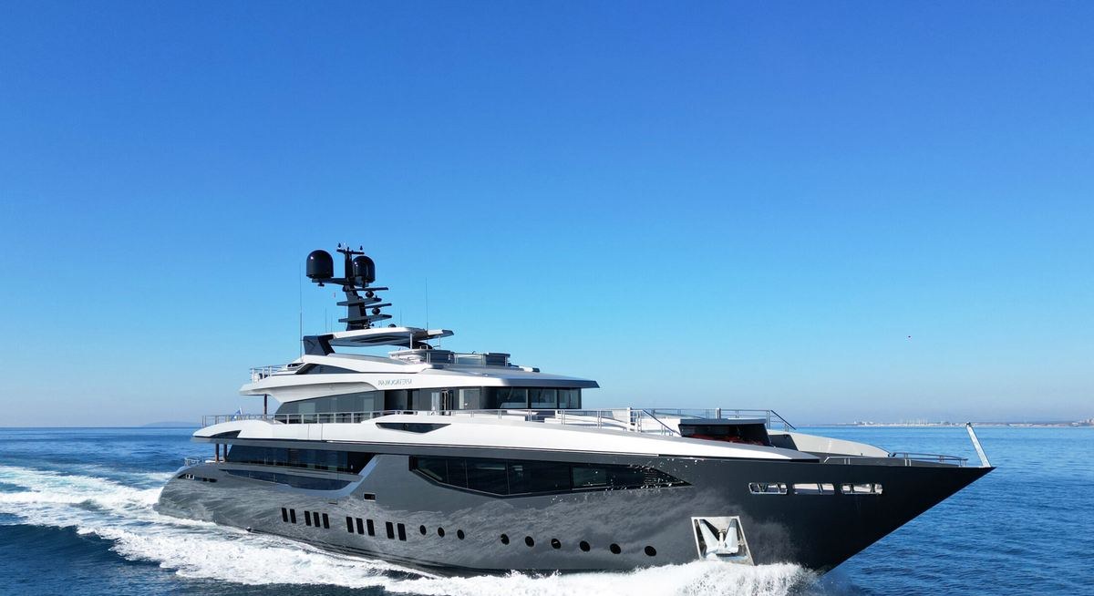 PROVOCATEUR yacht charter 1
