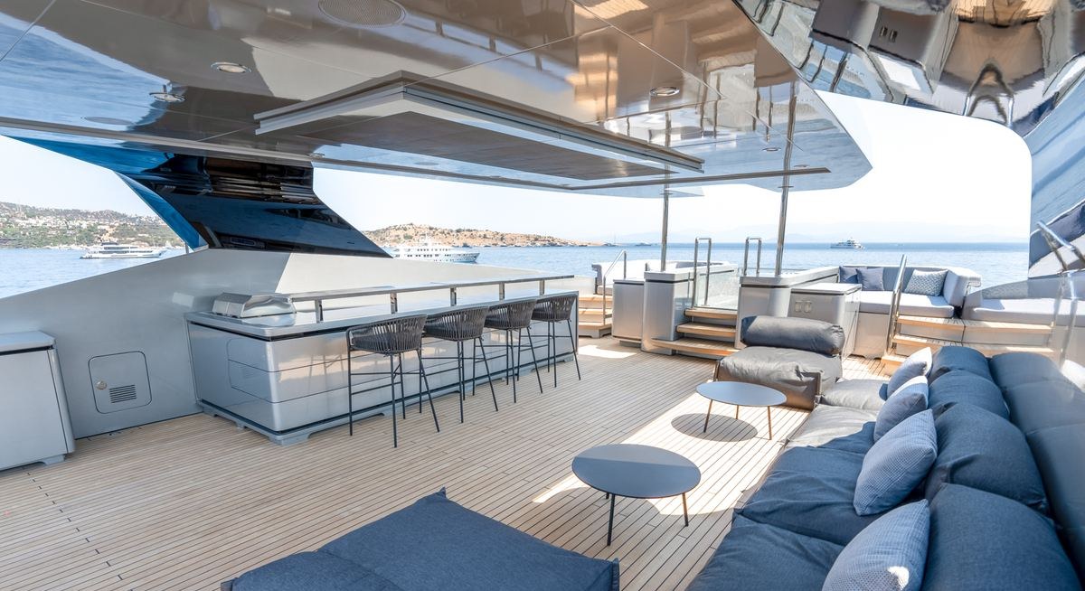 PROVOCATEUR yacht charter 3