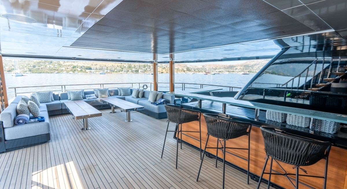 PROVOCATEUR yacht charter 4