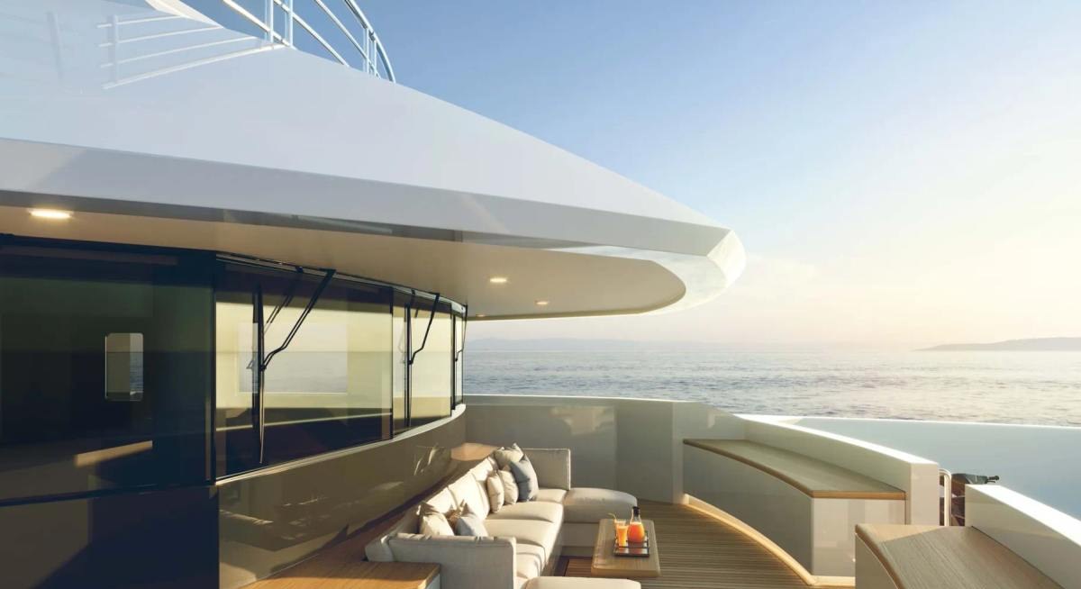 QU2 yacht charter 2