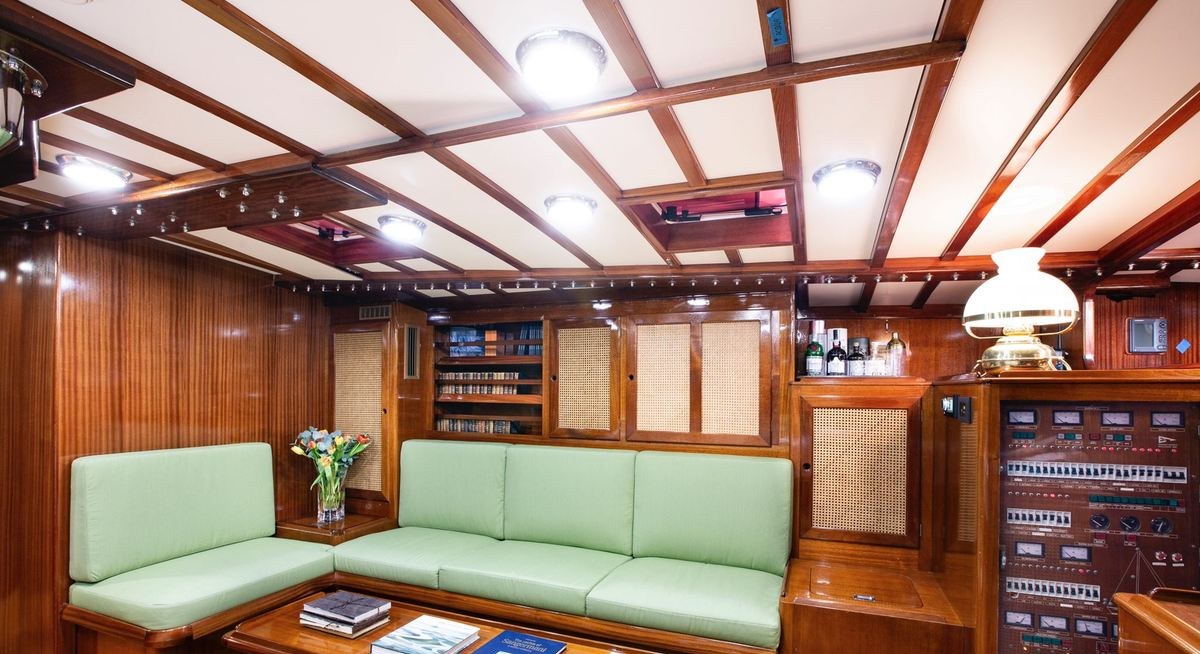 QUARTA SANTA MARIA yacht charter 5