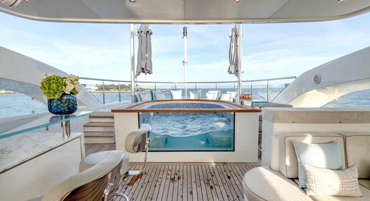 QUASAR yacht charter 3