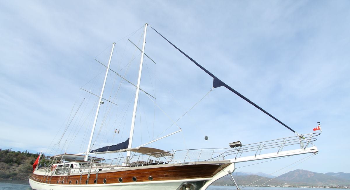 QUEEN LILA yacht charter 5