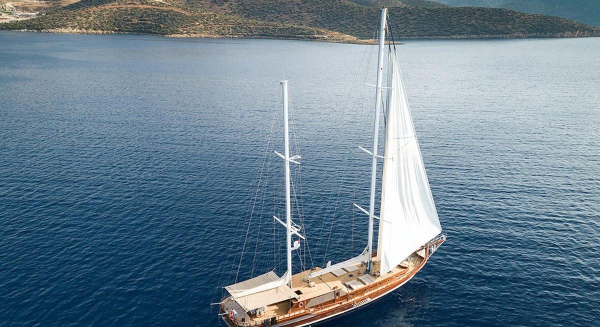 QUEEN OF DATCA yacht charter 5