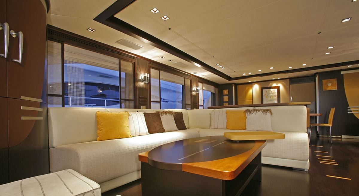QUID PRO QUO yacht charter 3