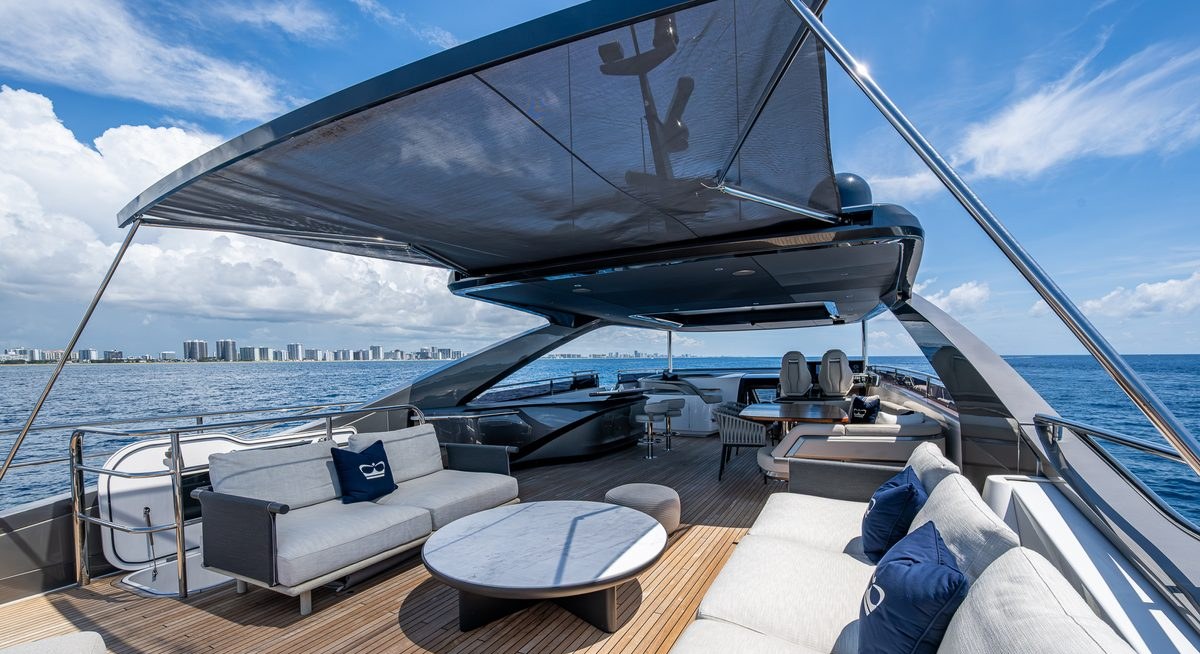 R&R yacht charter 3