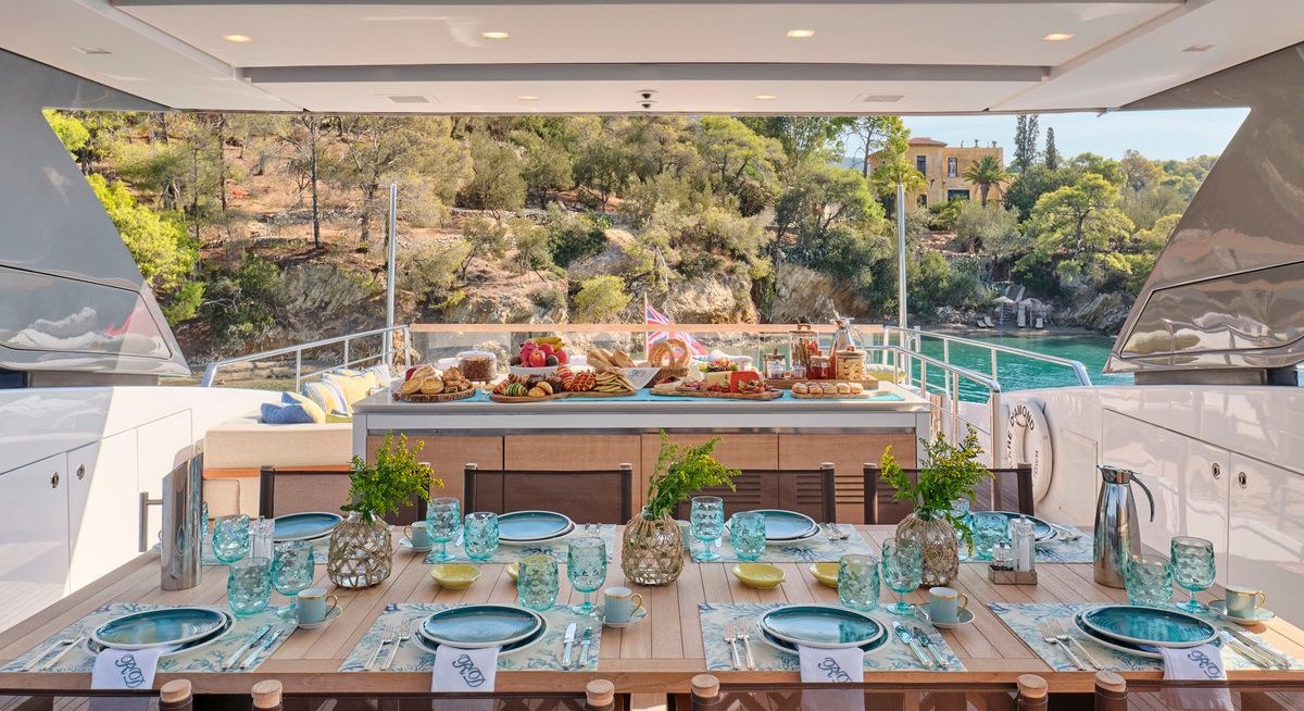 RARE DIAMOND yacht charter 3