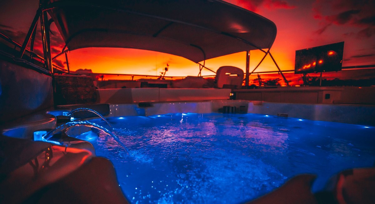 READY II PLAY yacht charter 2
