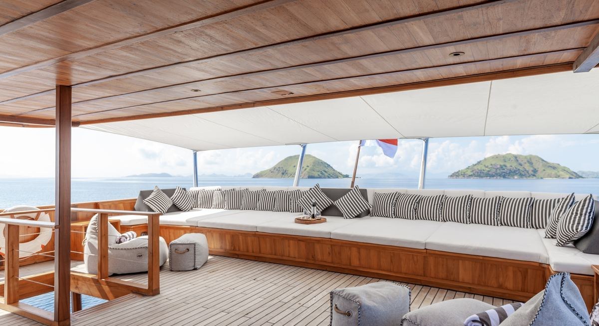 REBEL yacht charter 4