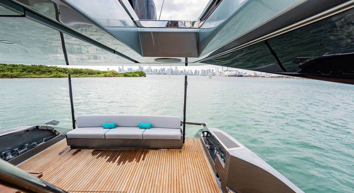 RECREATIONAL USE yacht charter 5
