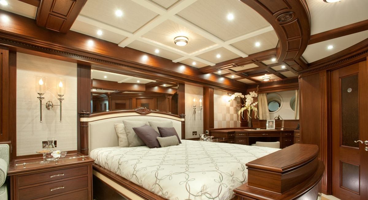 RED SKY yacht charter 2