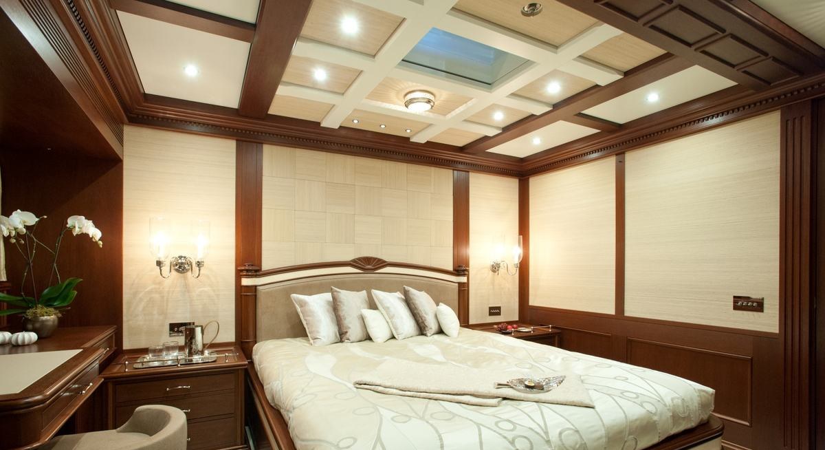 RED SKY yacht charter 4