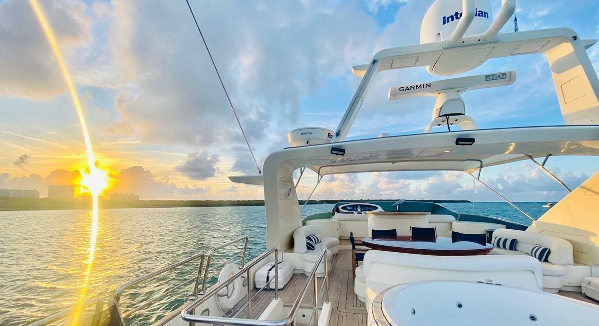 REFLECTION yacht charter 3